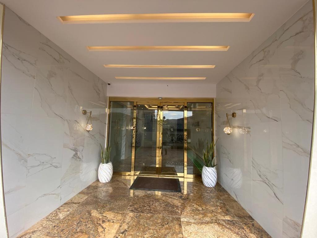 God'S Touch Apartments Signature Lagos Ngoại thất bức ảnh