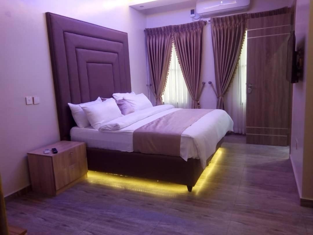 God'S Touch Apartments Signature Lagos Ngoại thất bức ảnh